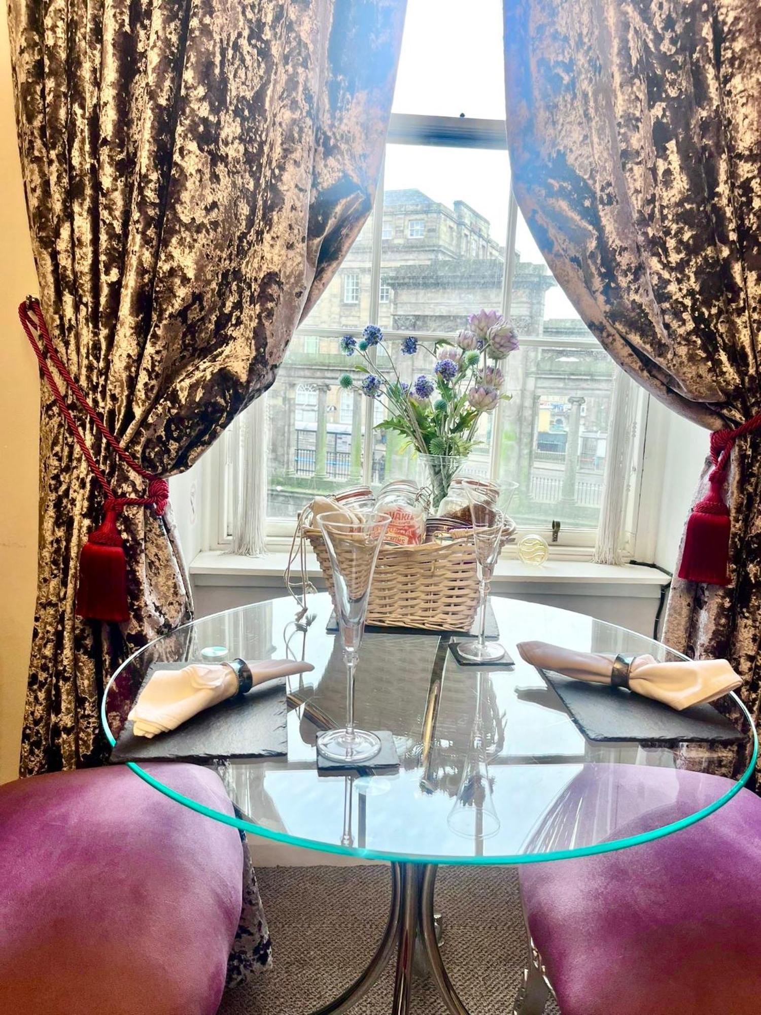 The Bonnie Bide Awa' Apartment EDI
